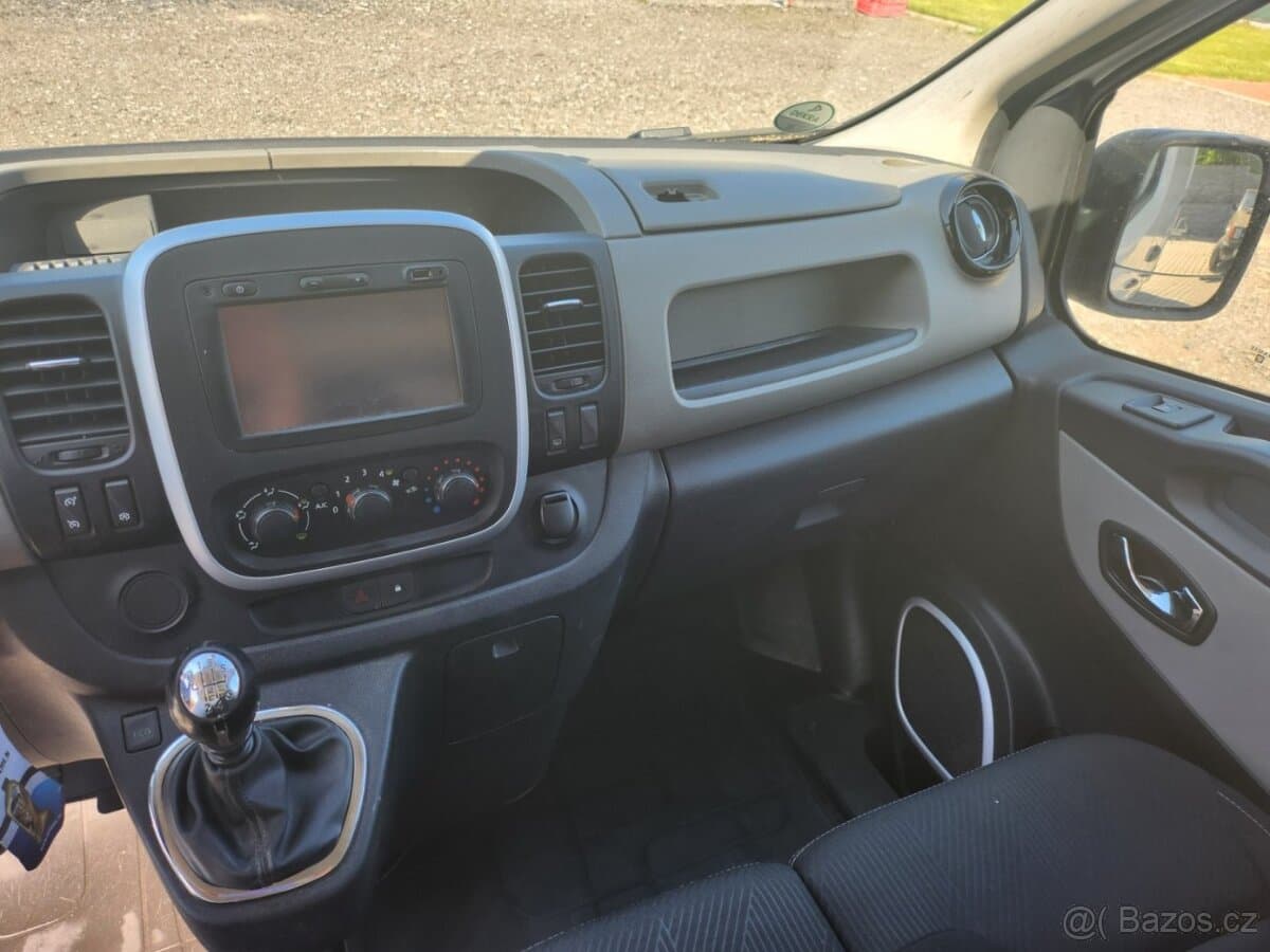 2015 Renault TRAFIC - 8