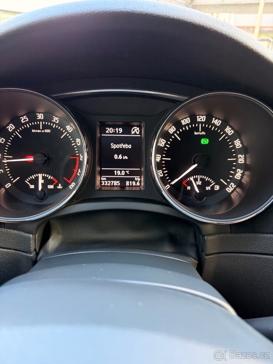 2014 Škoda SUPERB - 8