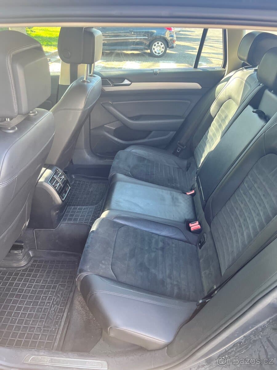 2015 Volkswagen PASSAT - 8