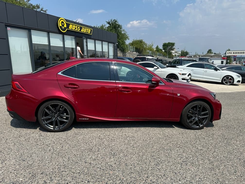 2020 Lexus IS - 8