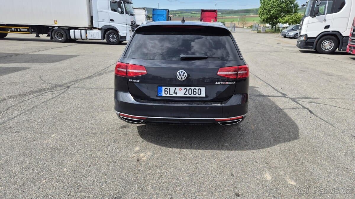 2018 Volkswagen PASSAT - 8