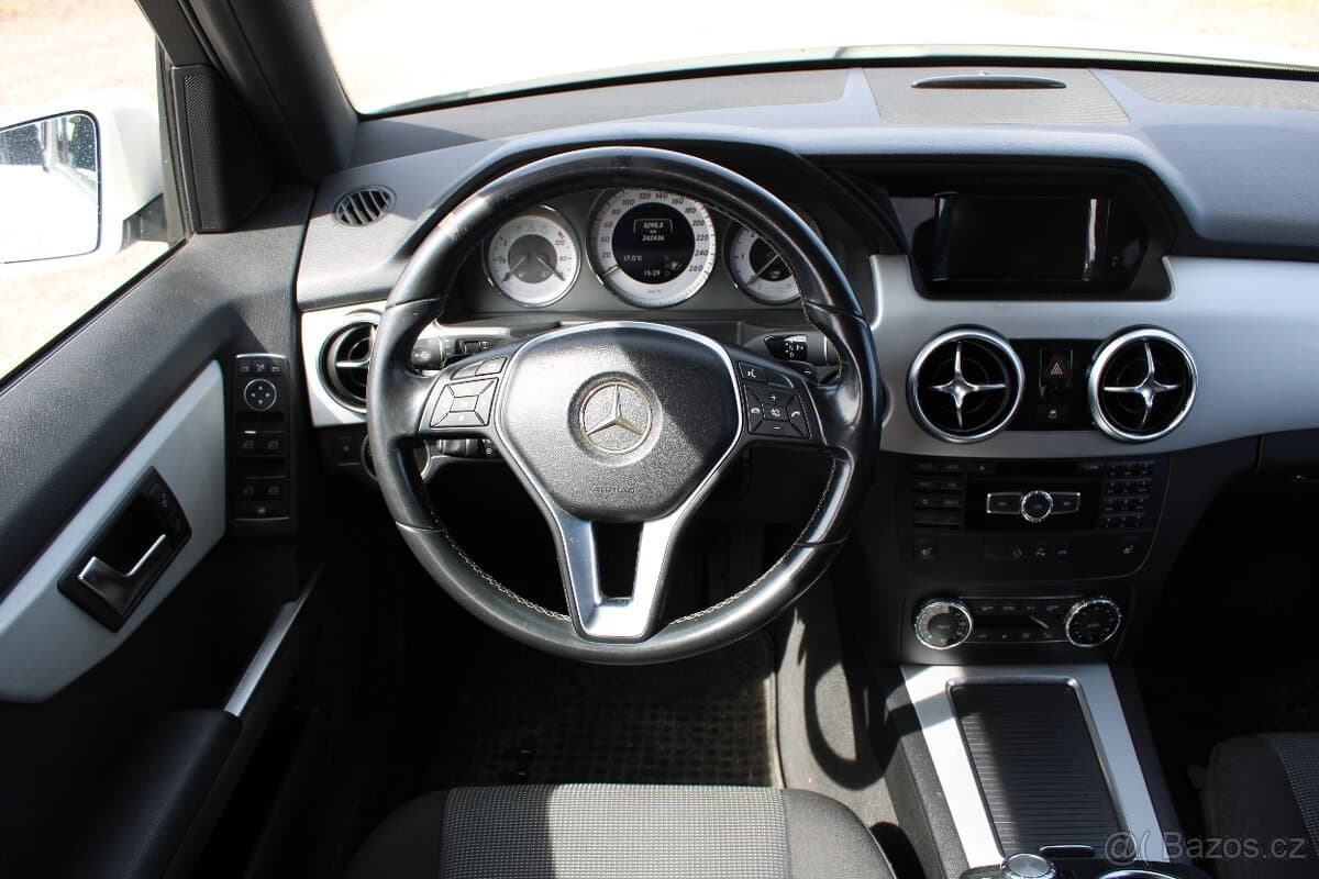 2015 Mercedes-Benz GLK - 8