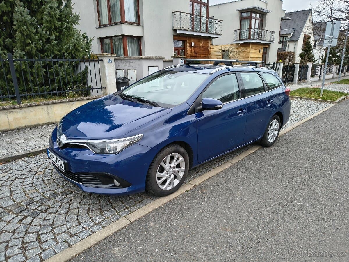 2017 Toyota AURIS - 8