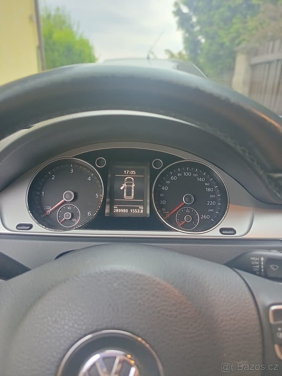 2012 Volkswagen PASSAT - 8