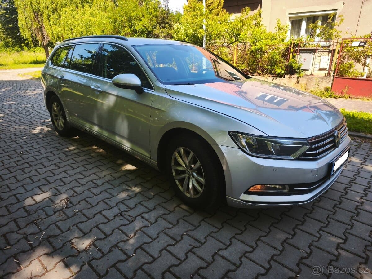 2019 Volkswagen PASSAT - 8