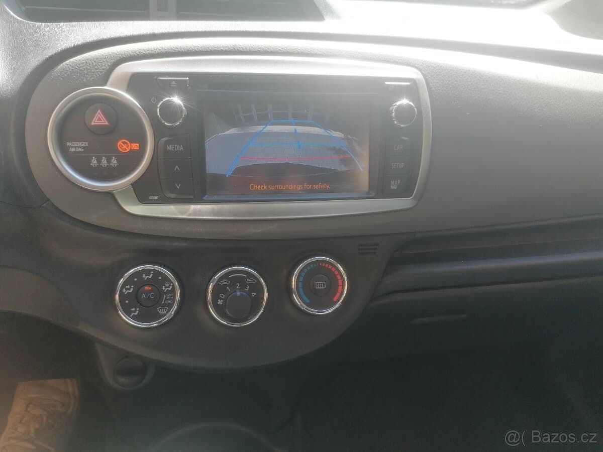 2012 Toyota YARIS - 8