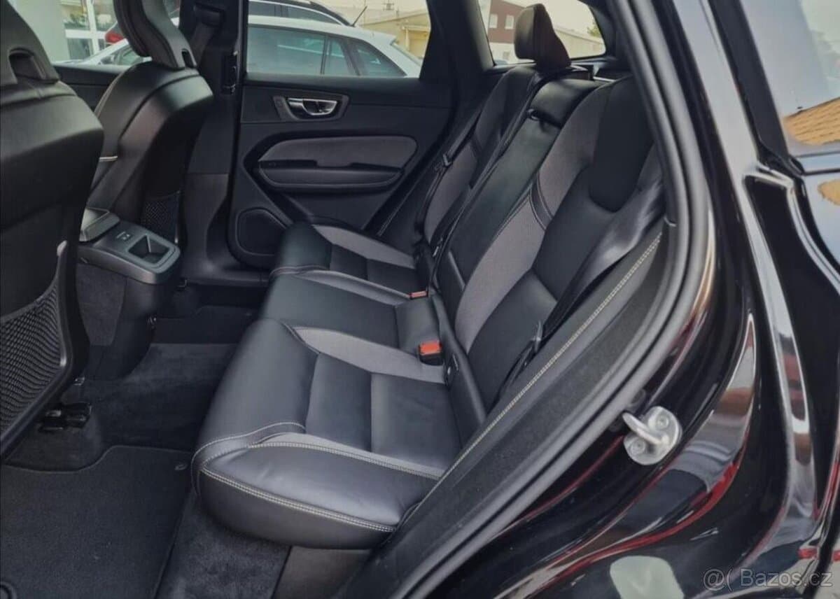 2022 Volvo XC60 - 8