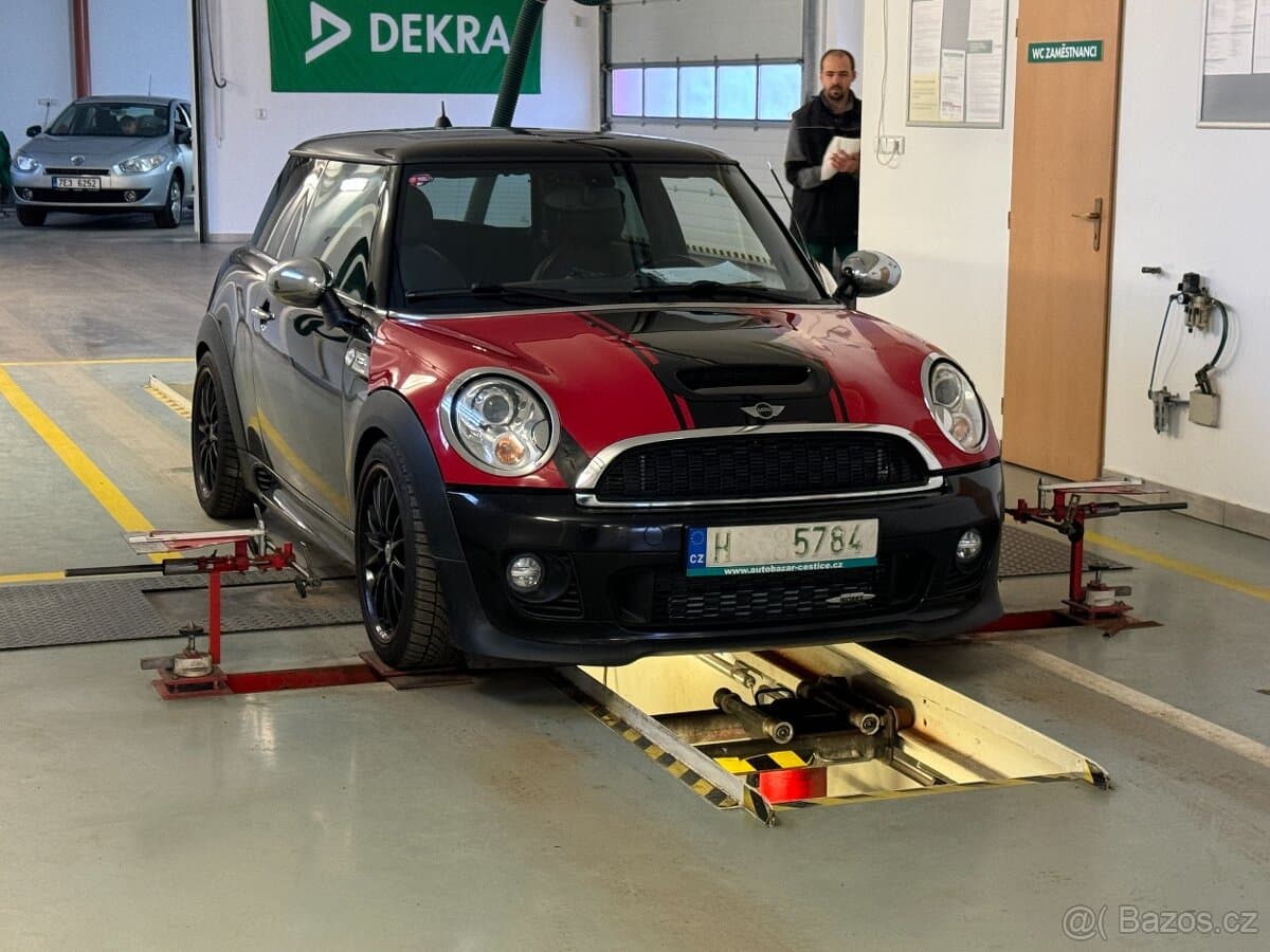 2011 Mini COOPER - 8