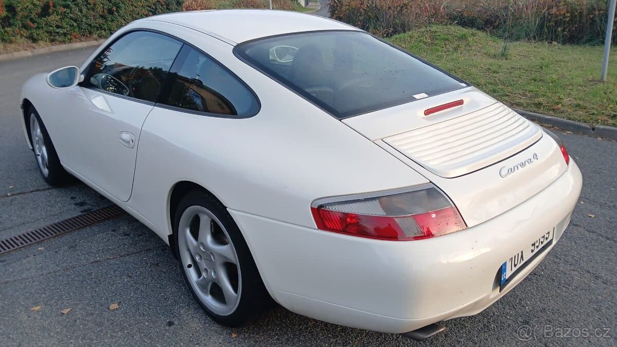 2001 Porsche 911 - 8