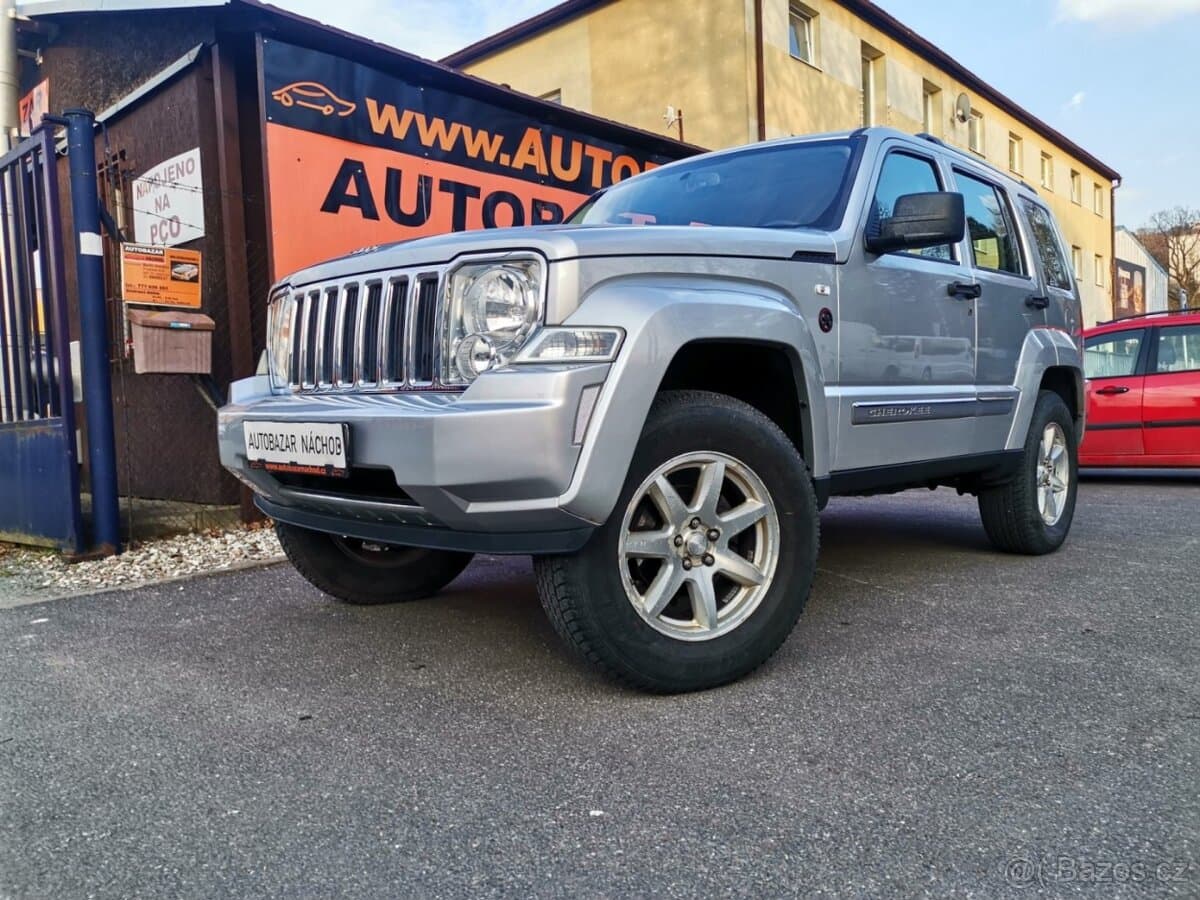 2009 Jeep CHEROKEE - 8