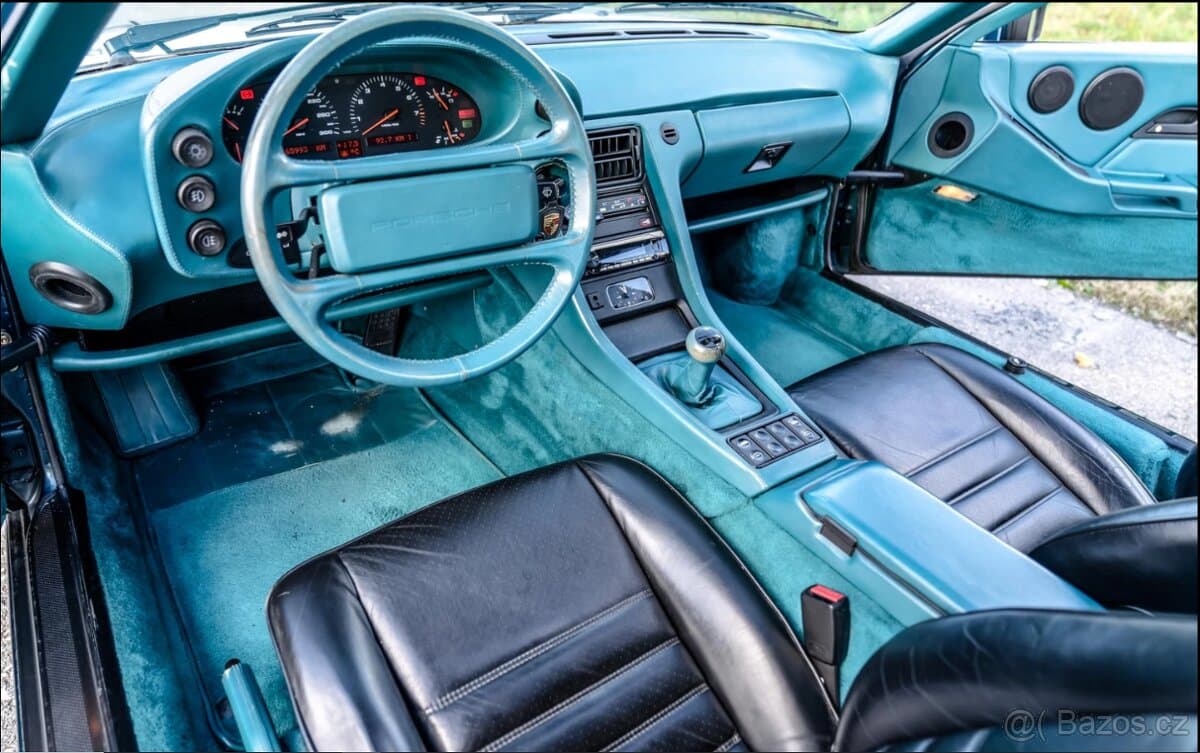 1990 Porsche 928 - 8