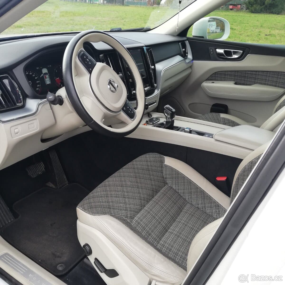 2018 Volvo XC60 - 8
