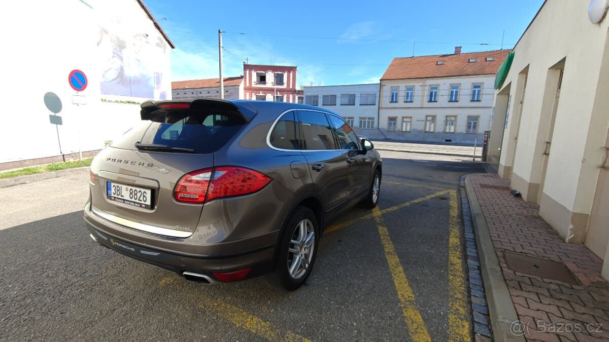 2013 Porsche CAYENNE - 8