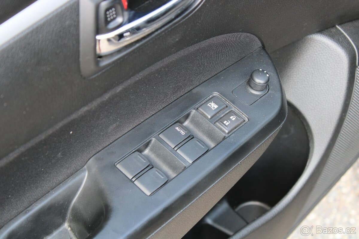 2015 Suzuki SWIFT - 8