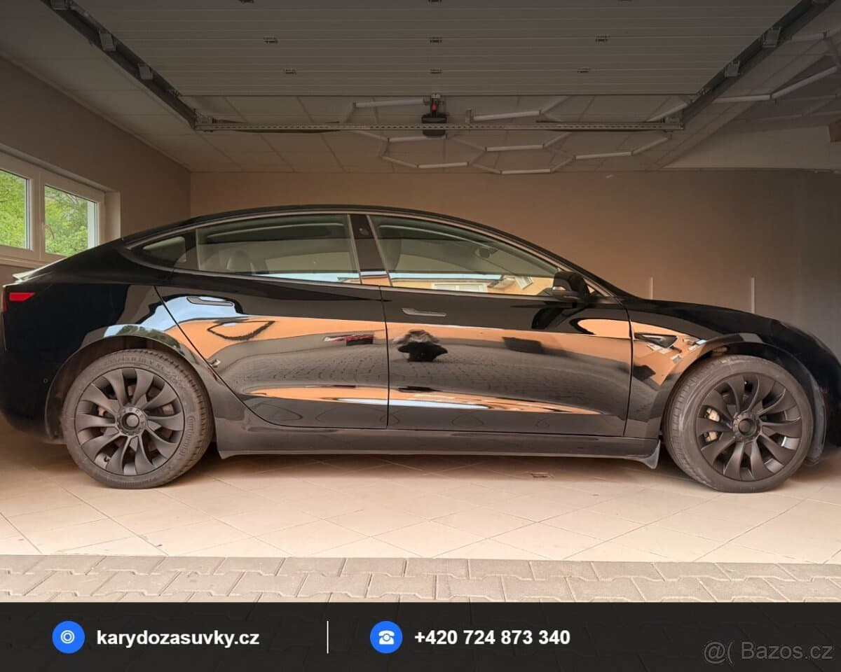 Tesla MODEL 3 - 8
