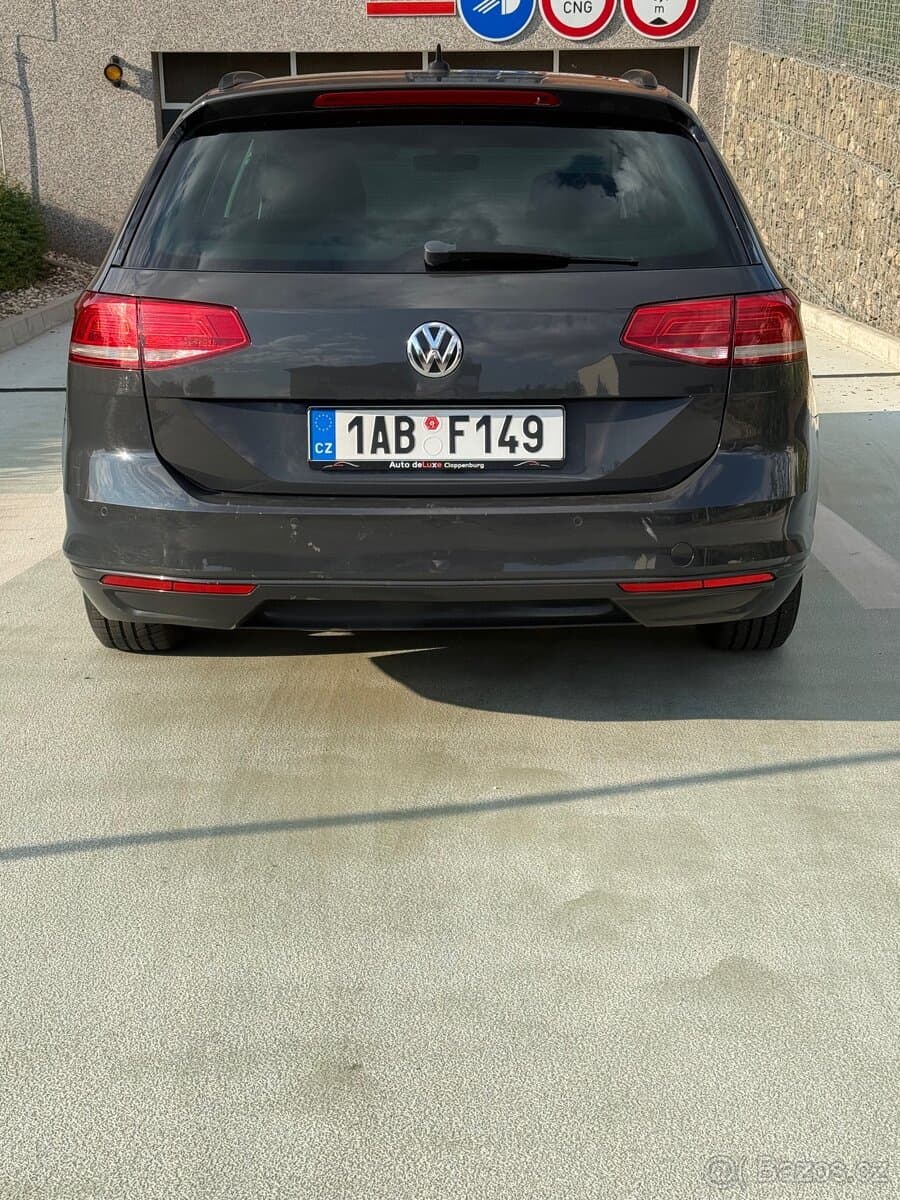 2015 Volkswagen PASSAT - 8