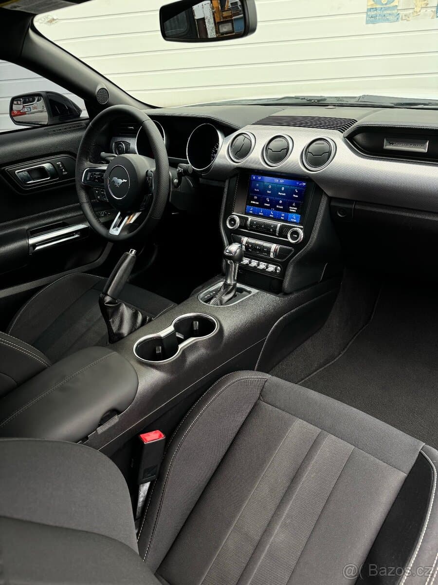 2019 Ford MUSTANG - 8