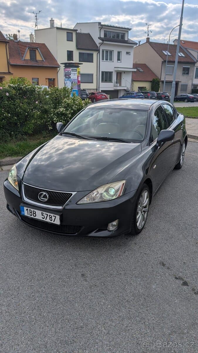 2009 Lexus IS - 8