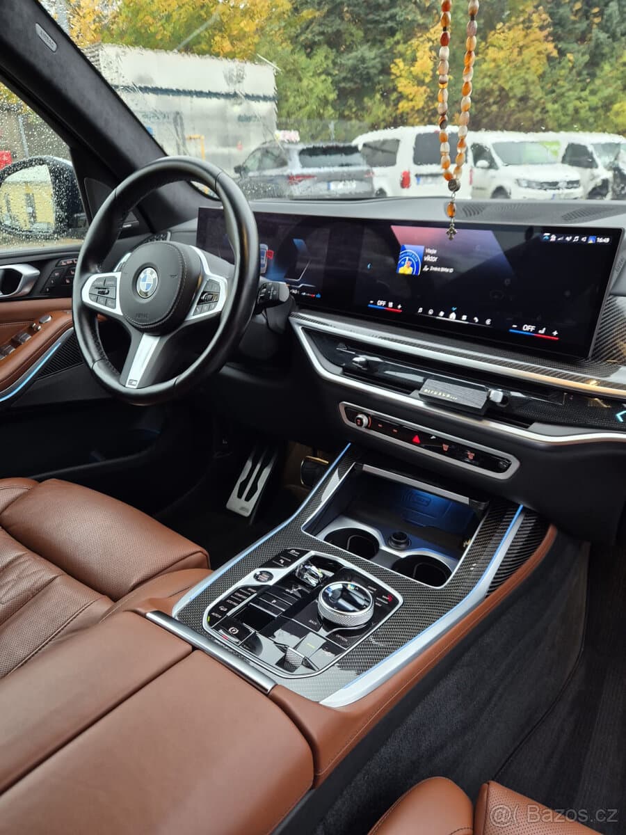 2023 BMW X7 - 8