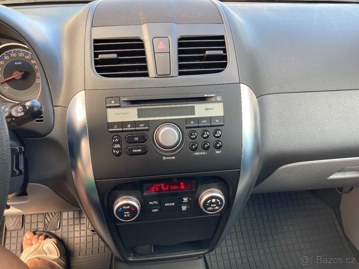 2010 Suzuki SX4 - 8