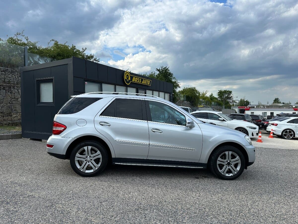 2011 Mercedes-Benz M-CLASS - 8