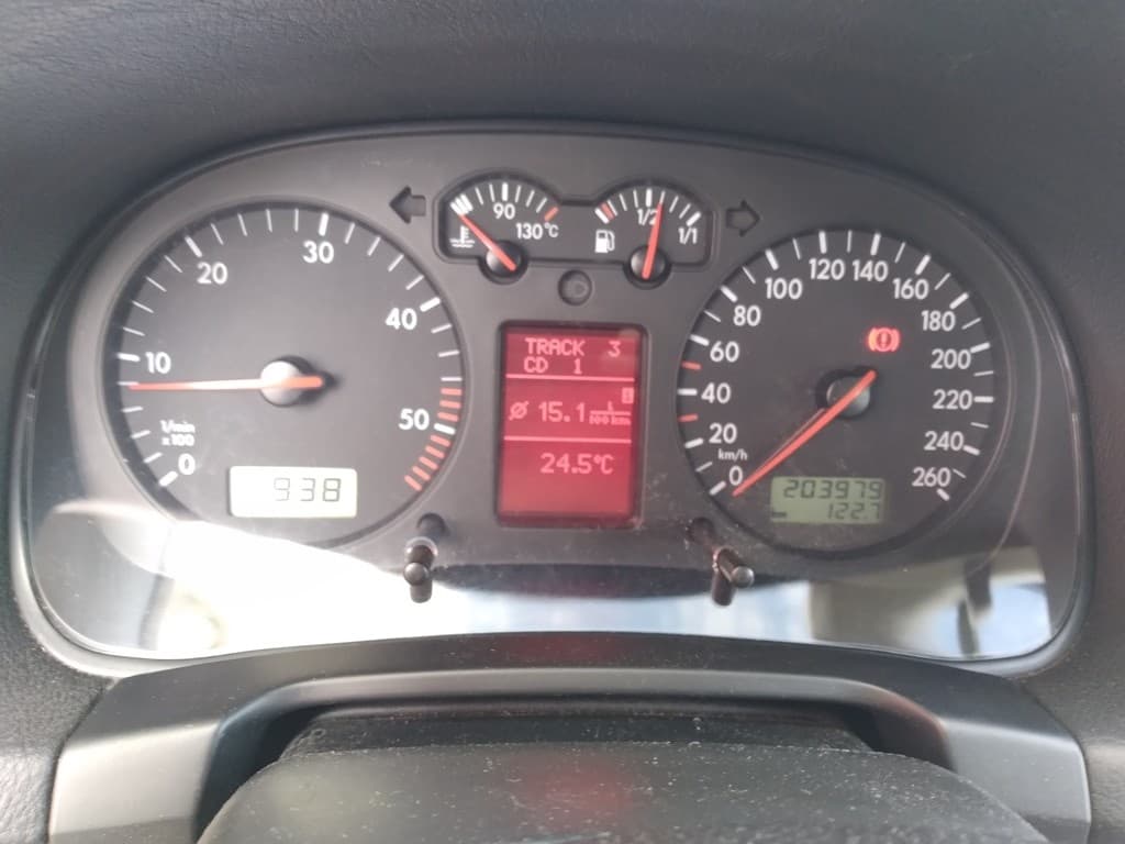 2002 Volkswagen GOLF - 8