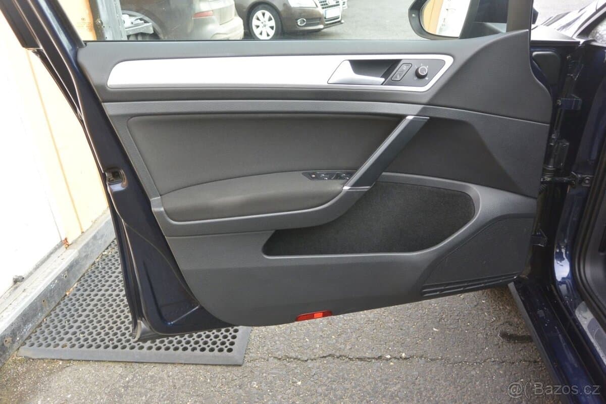 2015 Volkswagen GOLF - 8