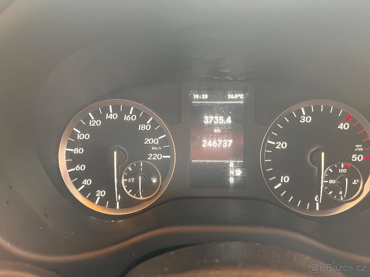 Mercedes-Benz VITO - 8