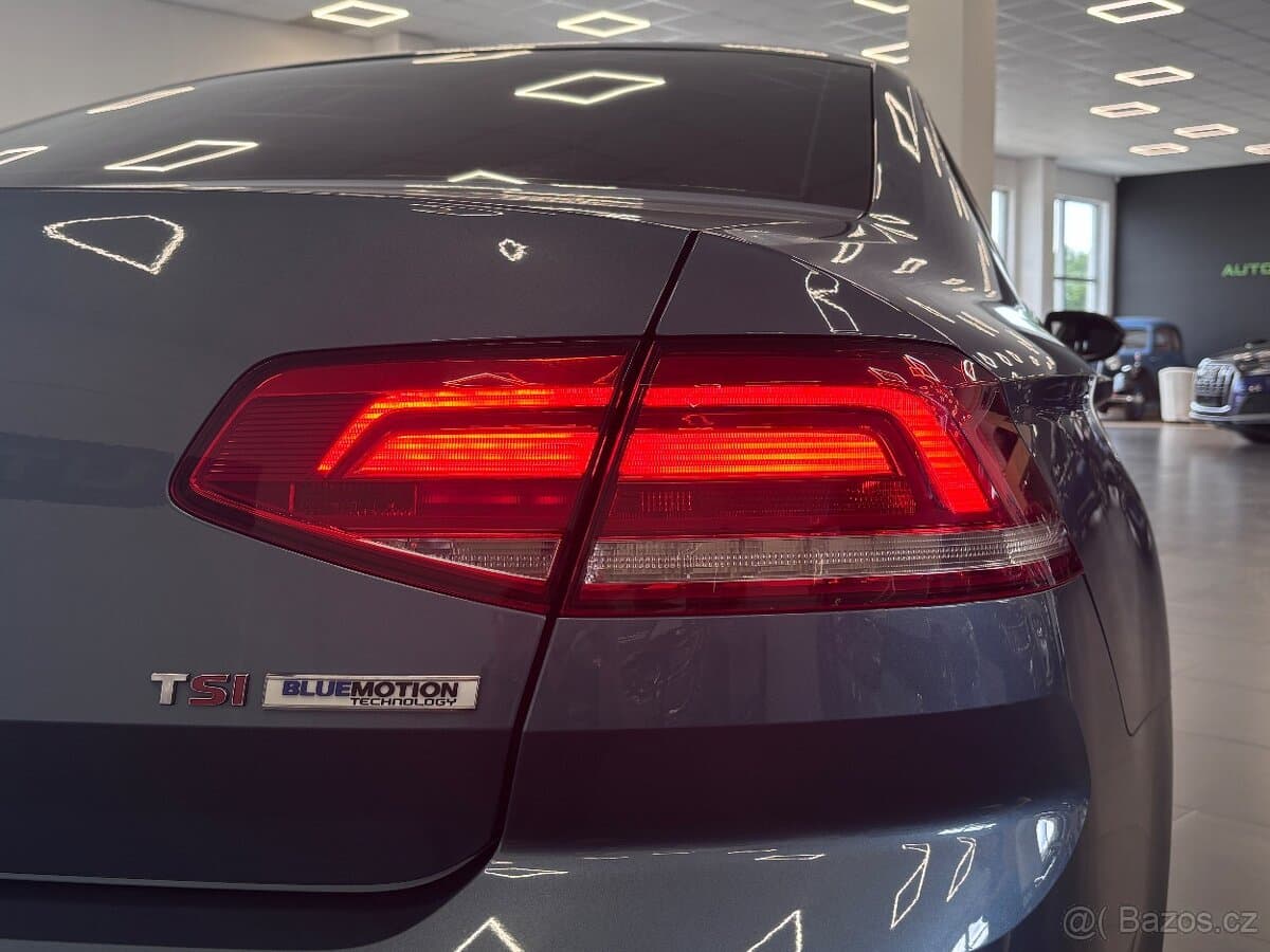 2016 Volkswagen PASSAT - 8