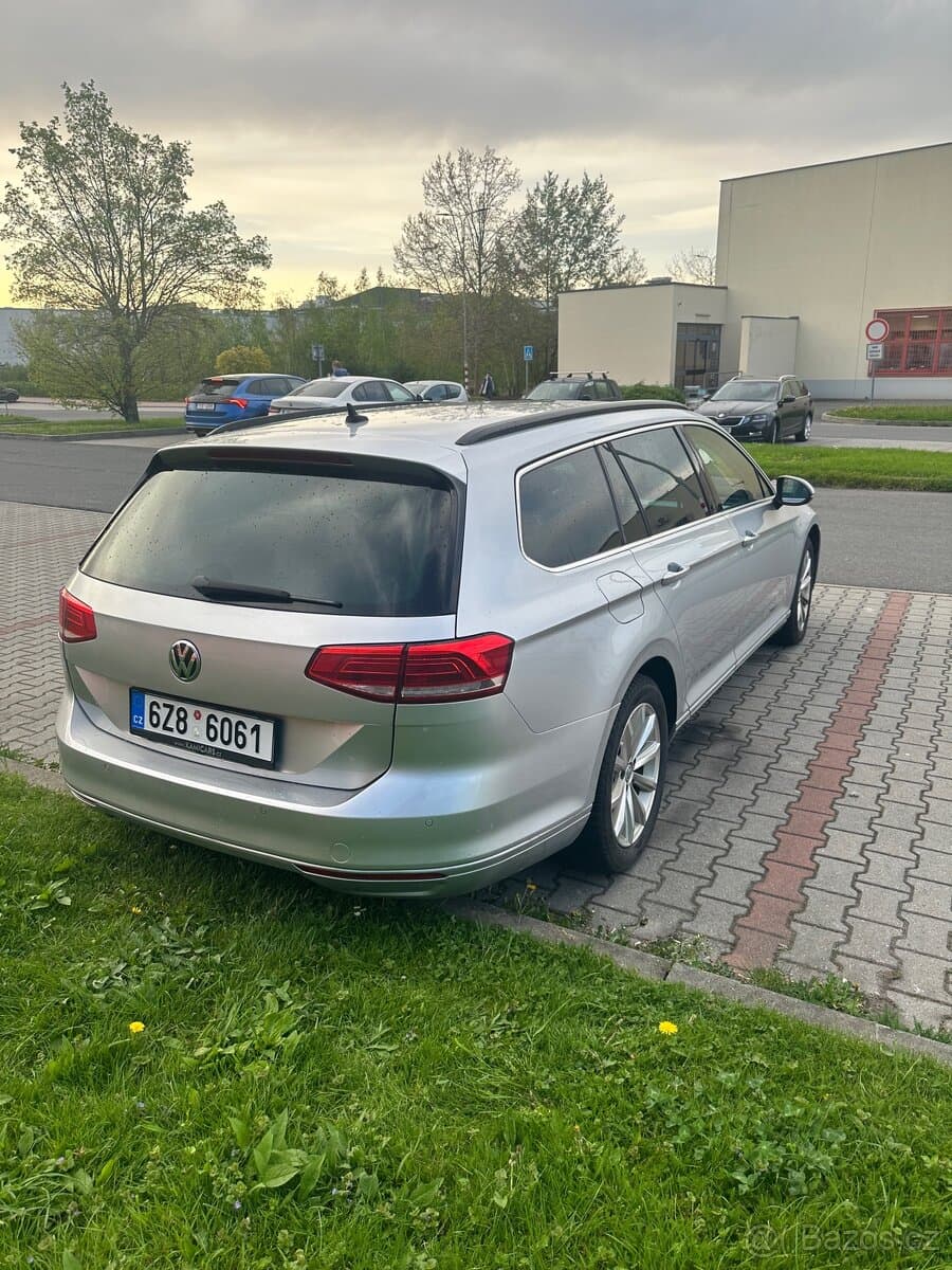 2015 Volkswagen PASSAT - 8