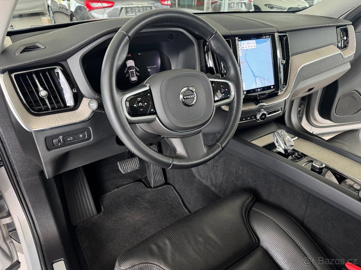 2022 Volvo XC60 - 8