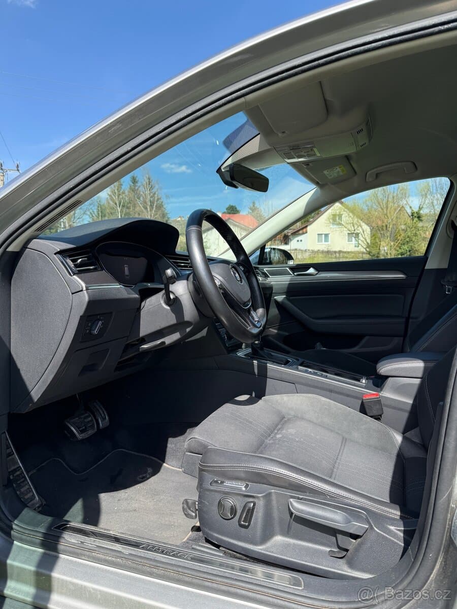 Volkswagen PASSAT - 8