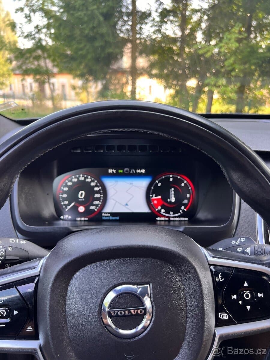 2017 Volvo XC90 - 8