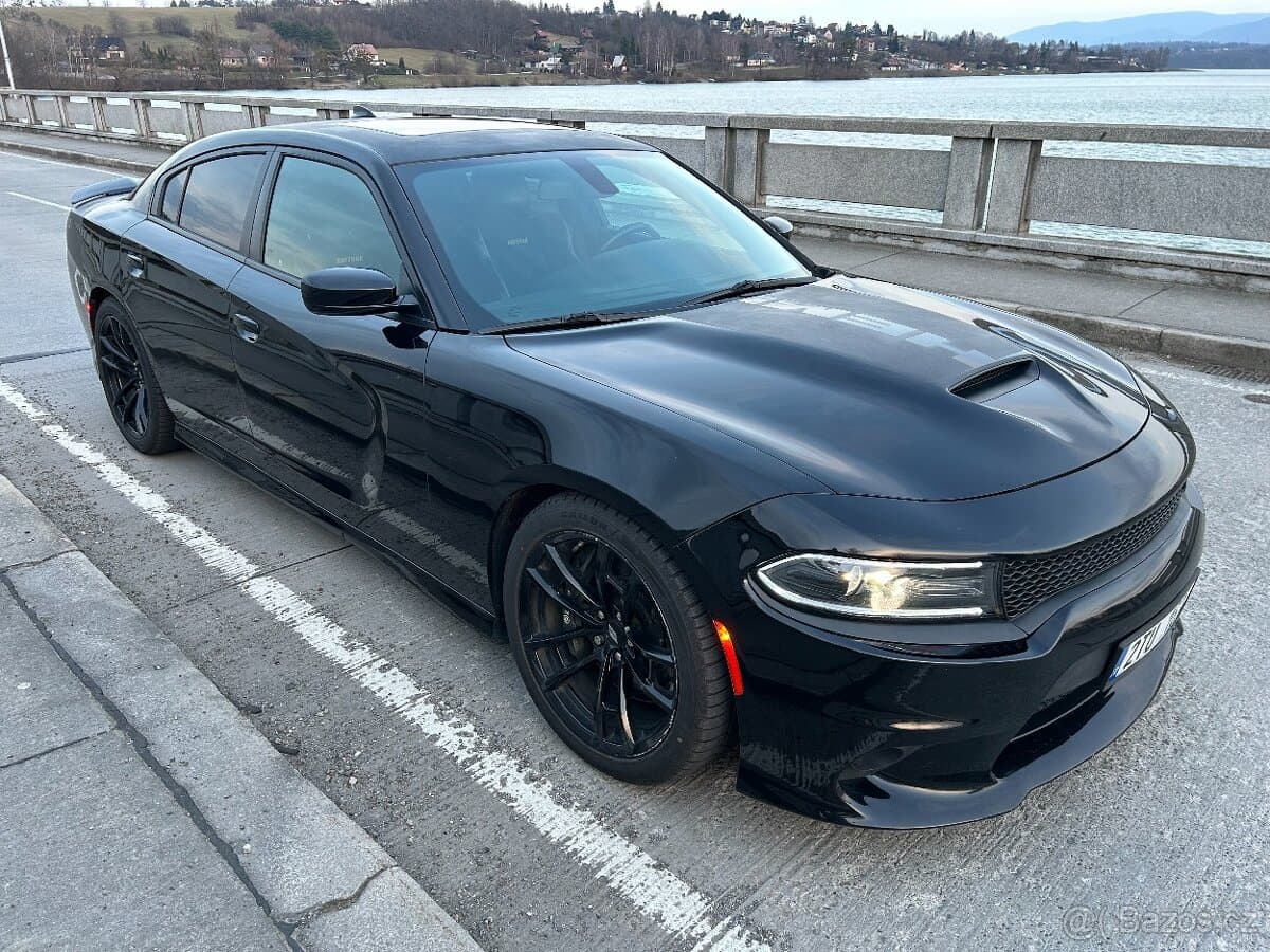 2017 Dodge CHARGER - 8