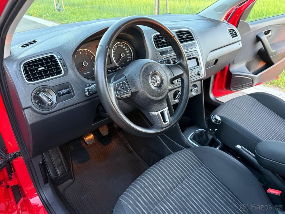 2014 Volkswagen POLO - 8