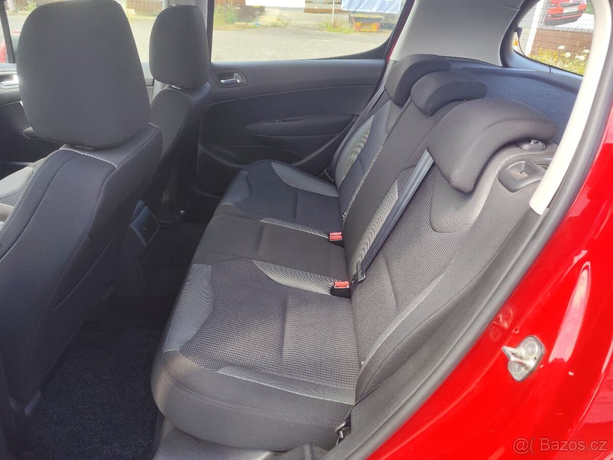 2010 Peugeot 308 - 8