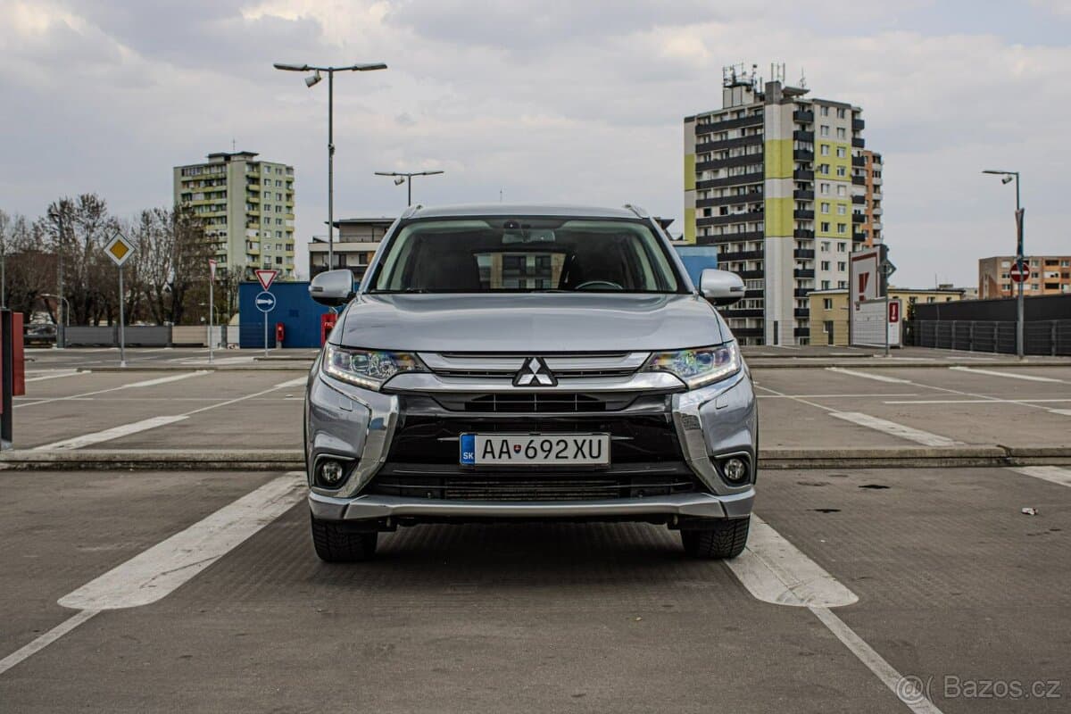 2016 Mitsubishi OUTLANDER - 8