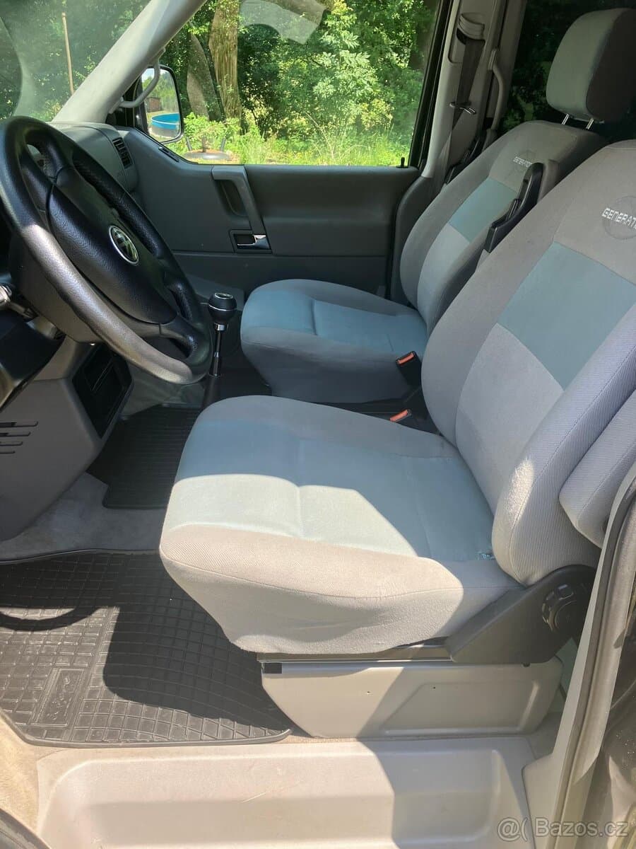 2002 Volkswagen MULTIVAN - 8