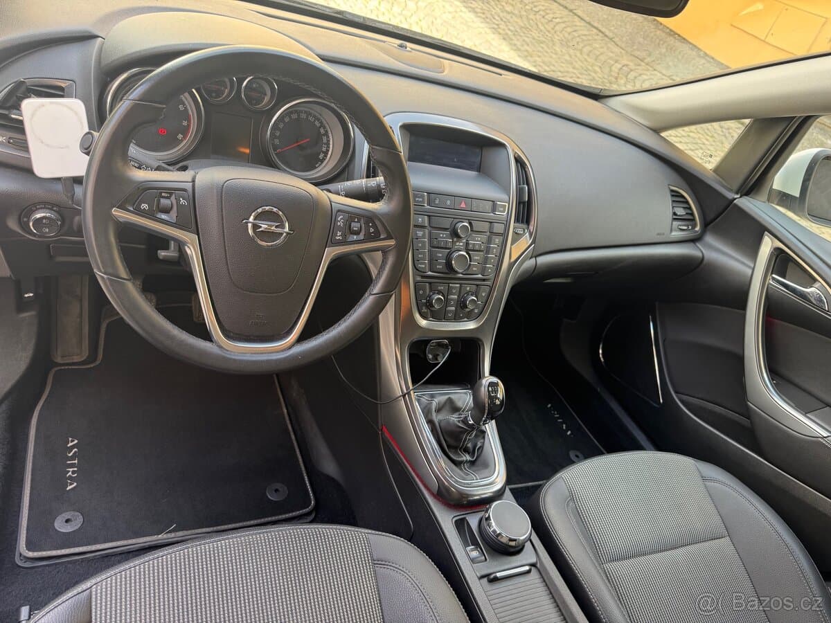2010 Opel ASTRA - 8