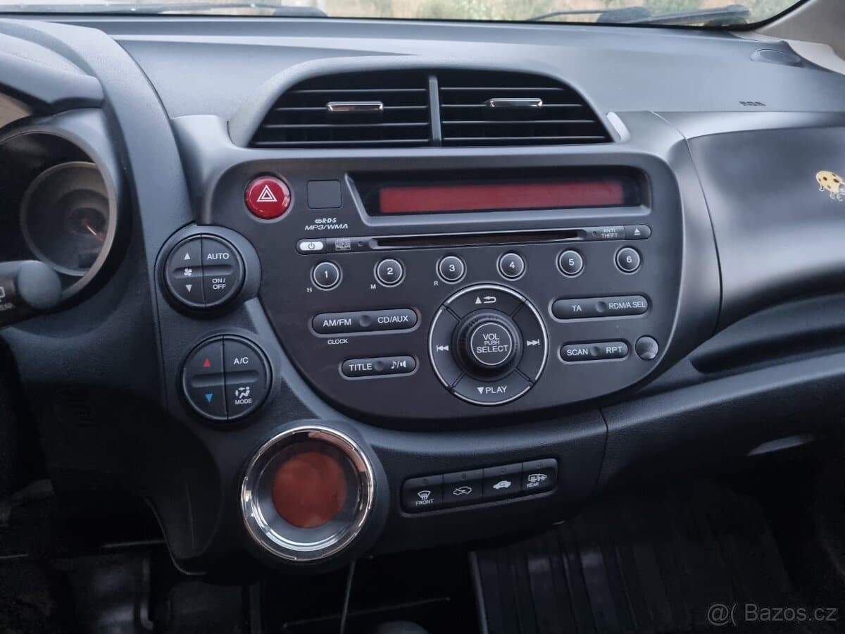 2011 Honda JAZZ - 8