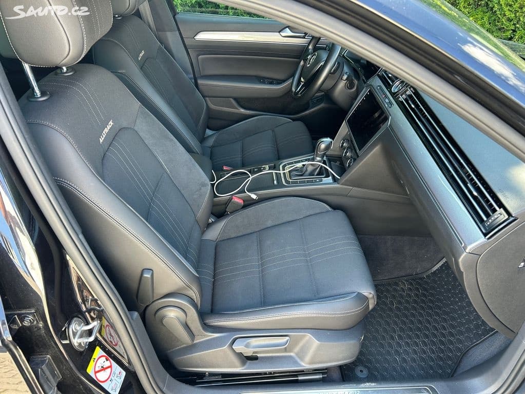 2018 Volkswagen PASSAT - 8