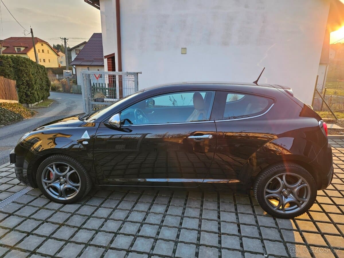 2010 Alfa Romeo MITO - 8