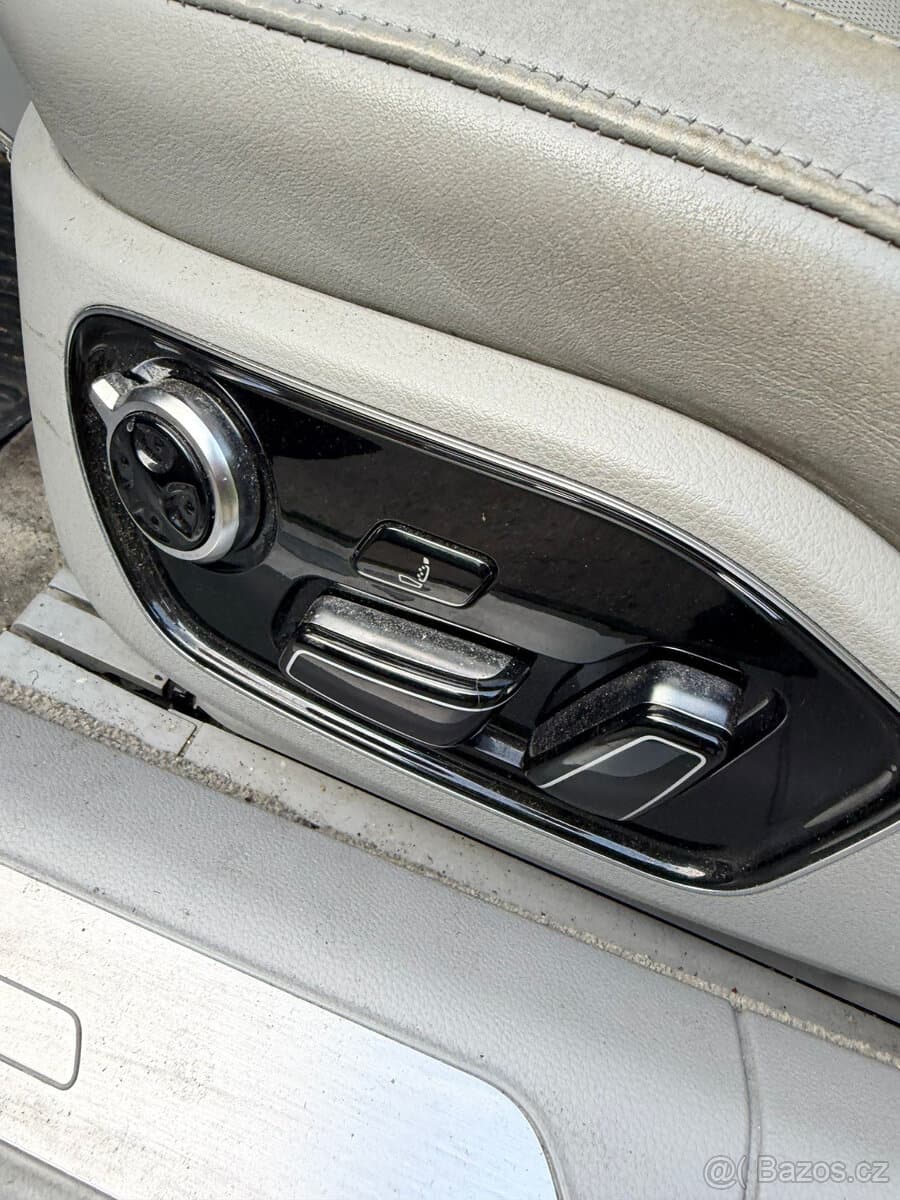 2012 Audi A8 - 8