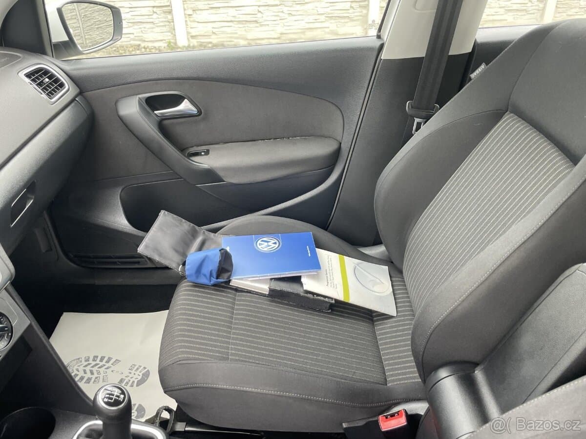 2010 Volkswagen POLO - 8