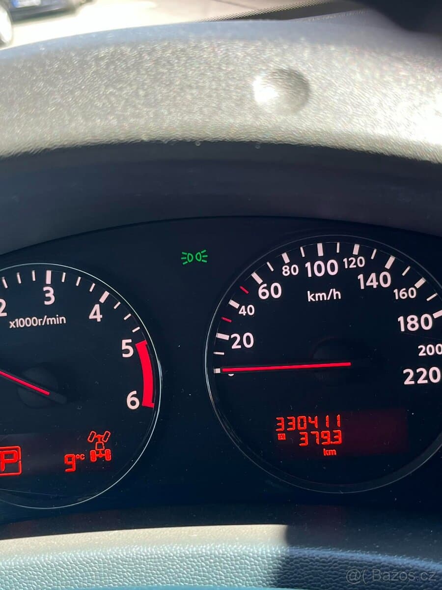 2010 Nissan NAVARA - 8