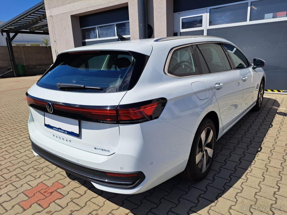 Volkswagen PASSAT - 8