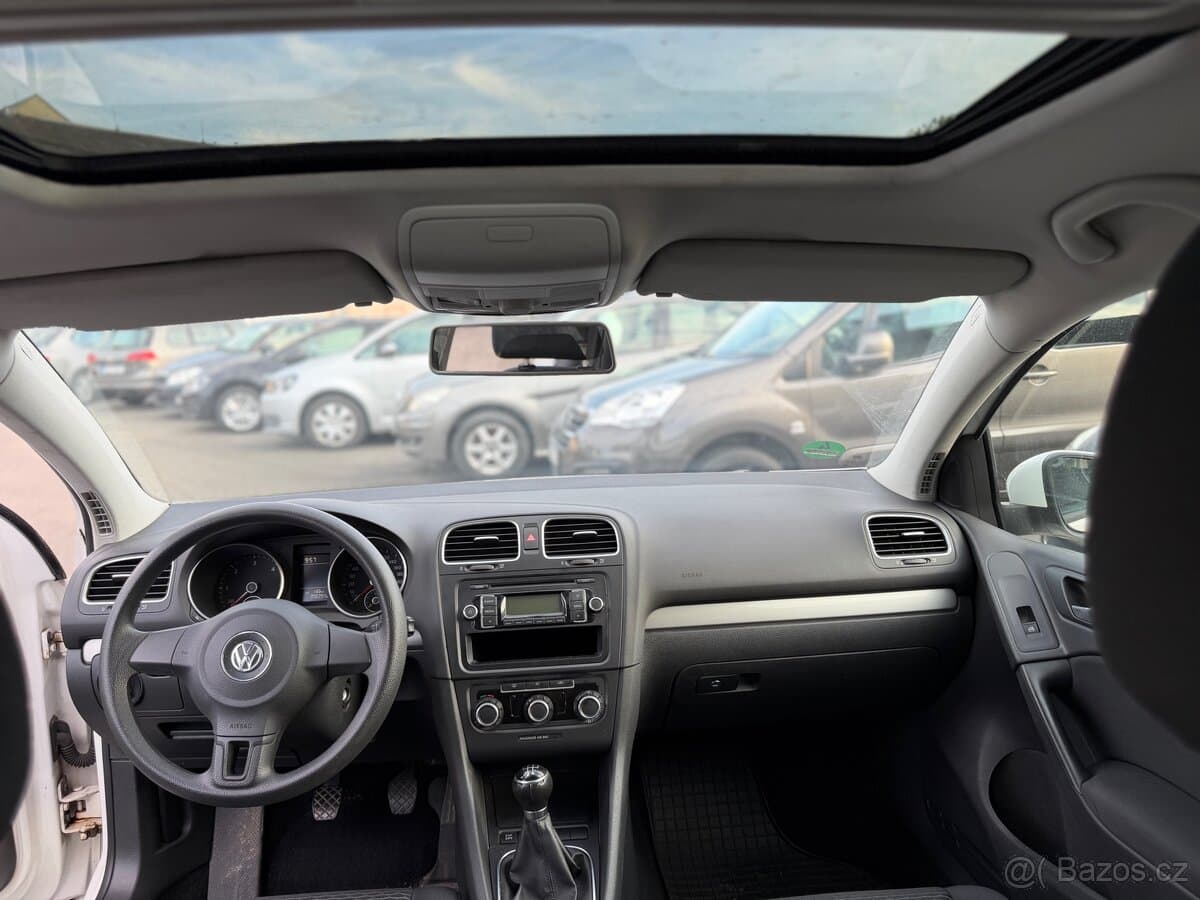 2010 Volkswagen GOLF - 8