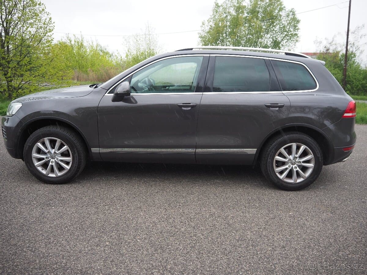 2012 Volkswagen TOUAREG - 8