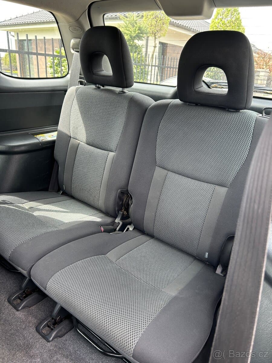 2004 Toyota RAV4 - 8