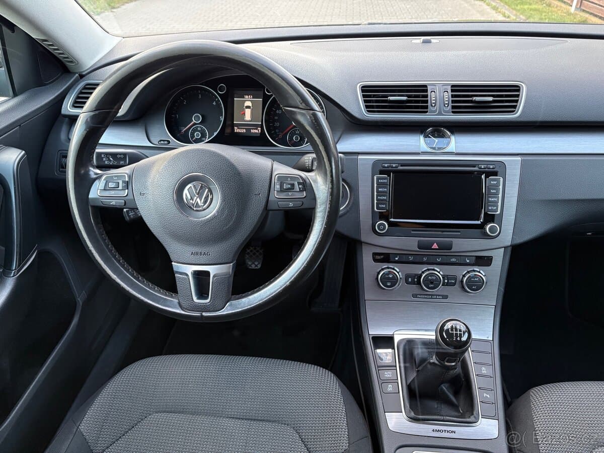 2013 Volkswagen PASSAT - 8